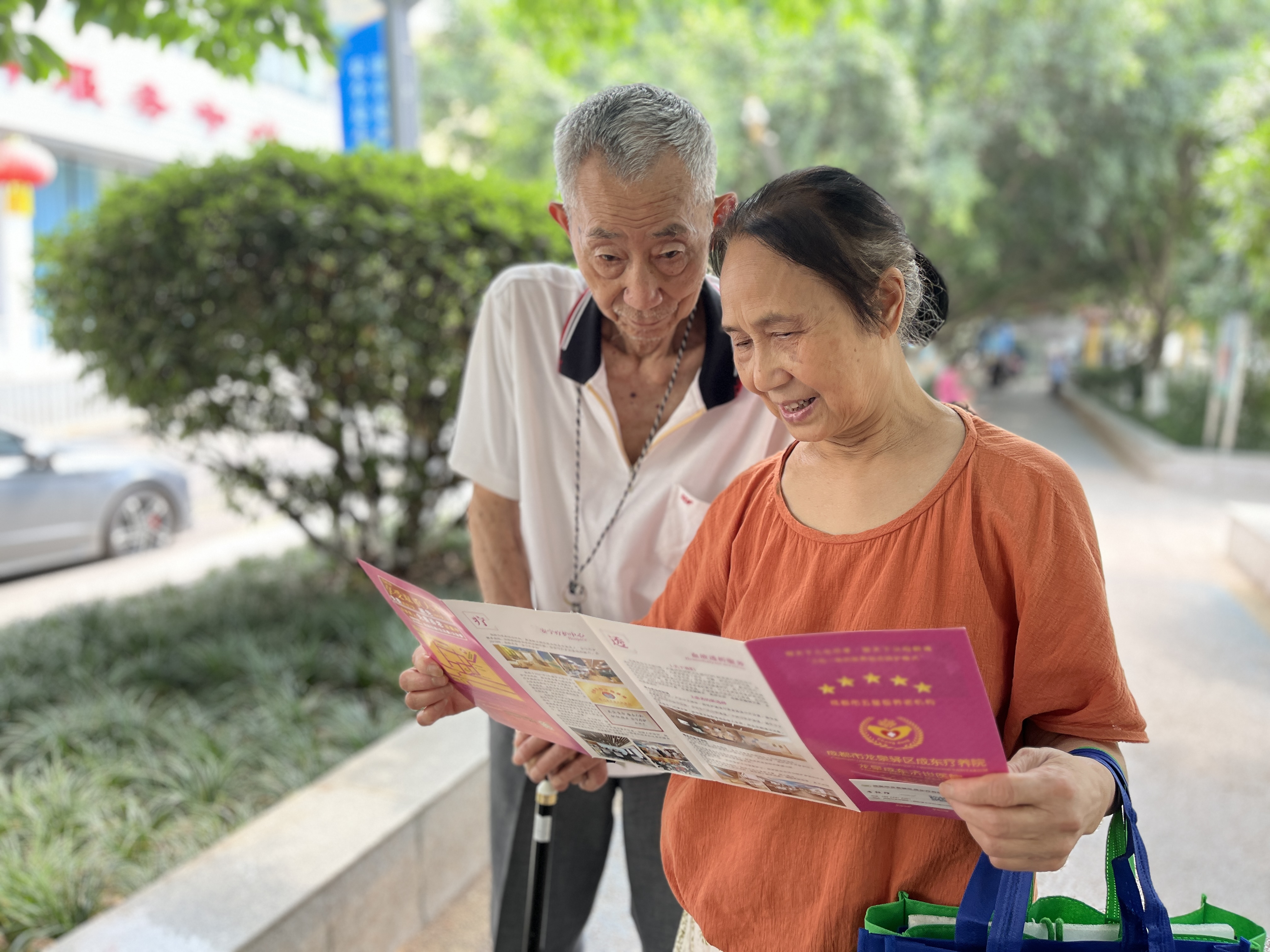 如何在成都市龙泉驿区通过居家上门实现优质的居家养老服务？