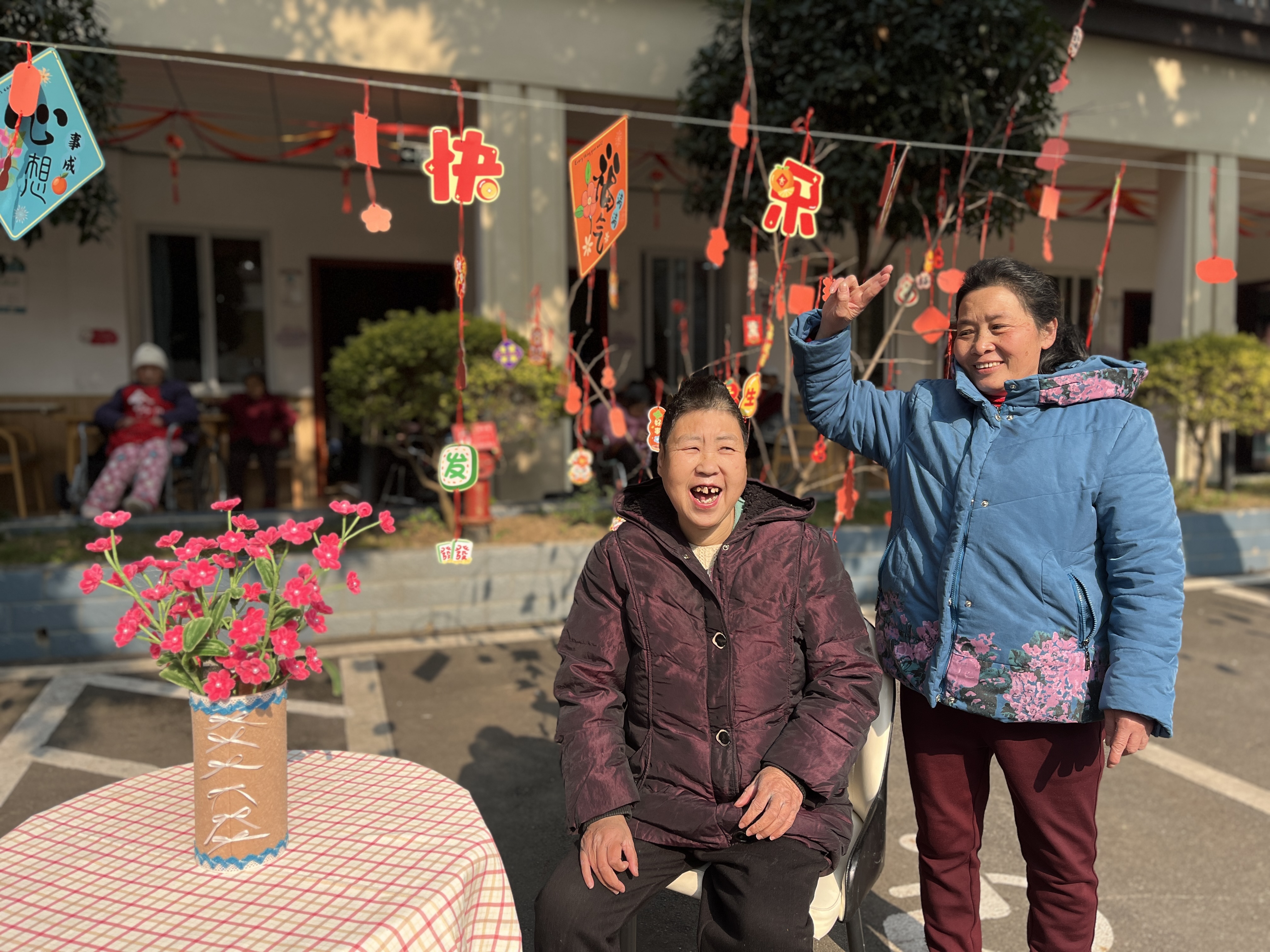 养老院是什么？成都市龙泉驿区成东疗养院的高端疗养院收费标准是什么？